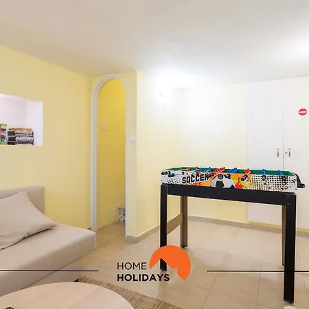 #086 Fish House By Holidays *